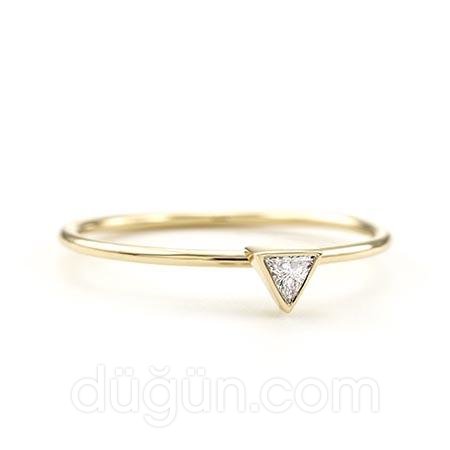 Üçgen Kesim Sade Tektaş Yüzük
