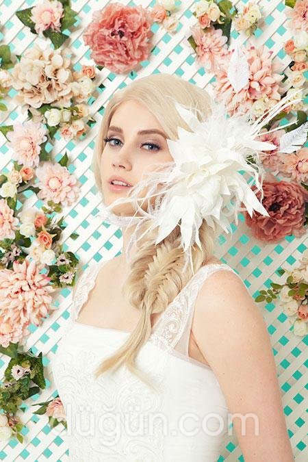 Yandan Örgülü Gelin Saçı