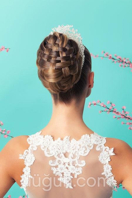 Yüksek Örgülü Topuz