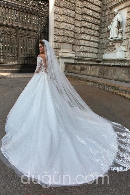 Sırt Dekolteli Prenses Gelinlik