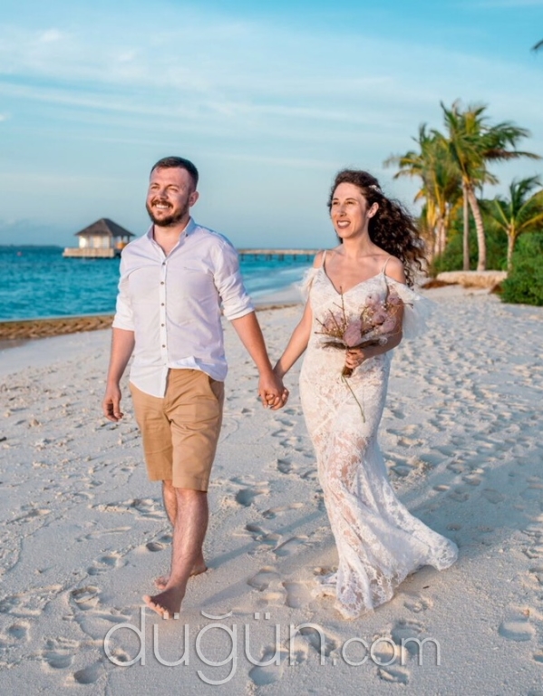 Düşük Kollu Düz Kesim Gelinlik