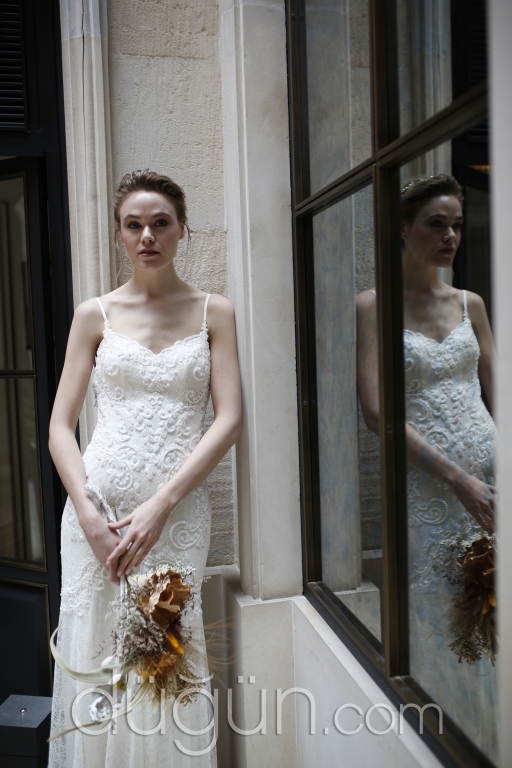 İnce Askılı Balık Gelinlik Modeli