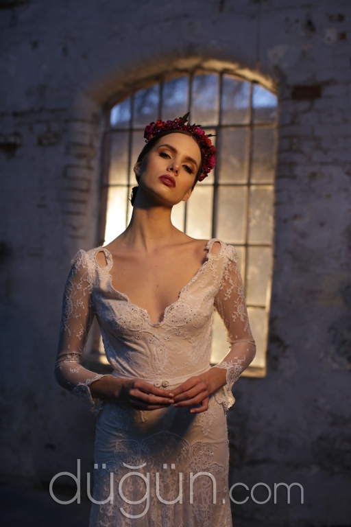 Uzun Kollu Gelinlik Modeli