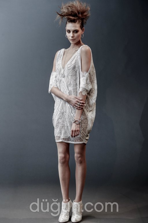 Omuz Dekolteli Gelinlik Modeli