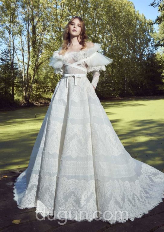 Fırfır Detaylı Gelinlik Modeli