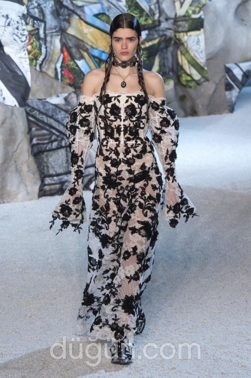 Düşük Kollu Abiye Elbise