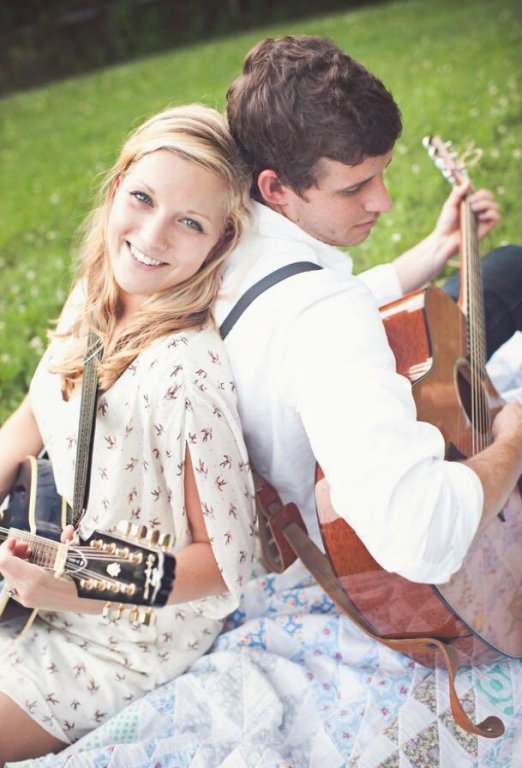 Müzik Temalı Nişan Pozu