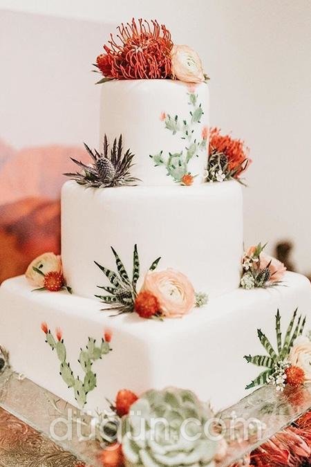 Kaktüs Detaylı Düğün Pastası