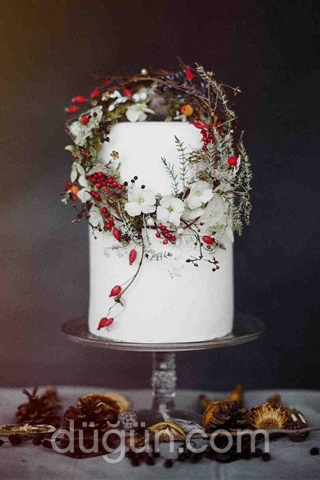 Beyaz Nişan Pastası