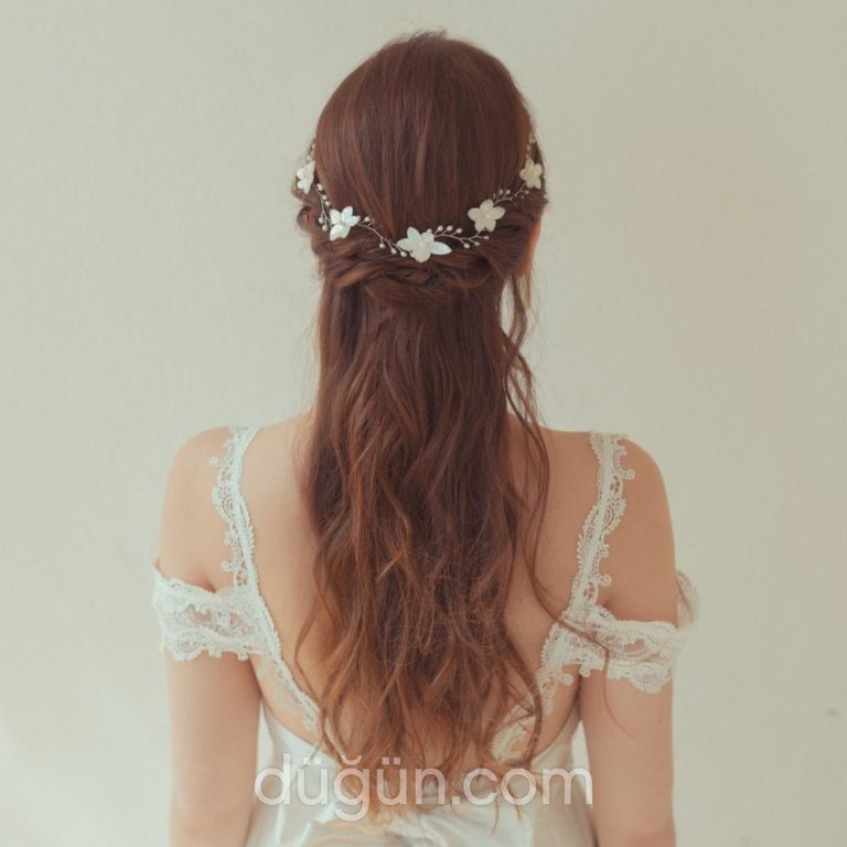 Açık Gelin Saçı Modeli