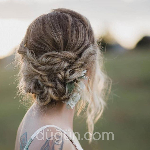 Dağınık Düğün Topuzu