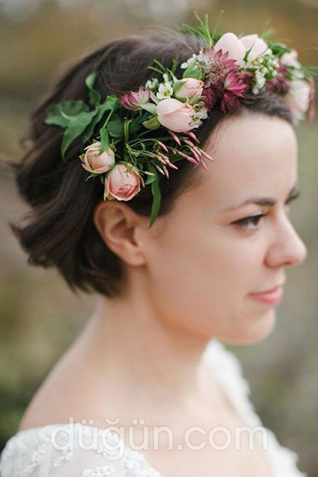 Kır Düğünü İçin Kısa Saç Modeli