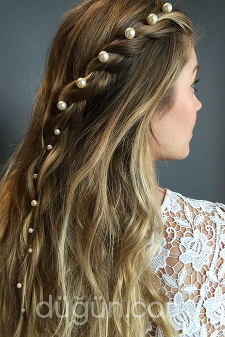 Kır Düğünü Açık Saç Modeli