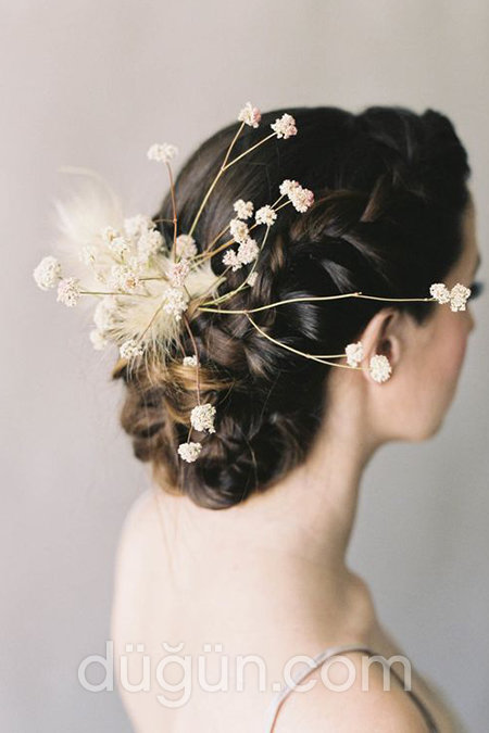 Çiçekli Dağınık Topuz Modeli