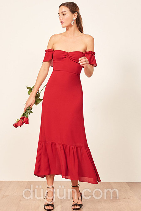 Kısa Kırmızı Abiye Modeli