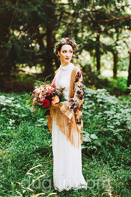 Vintage Gelinlik Üstü Şal Modeli