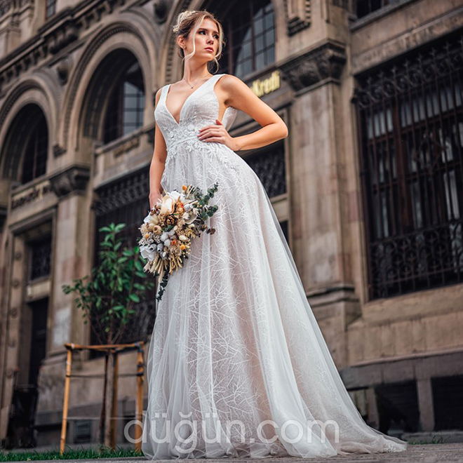 Geometrik Desenli Gelinlik Modeli