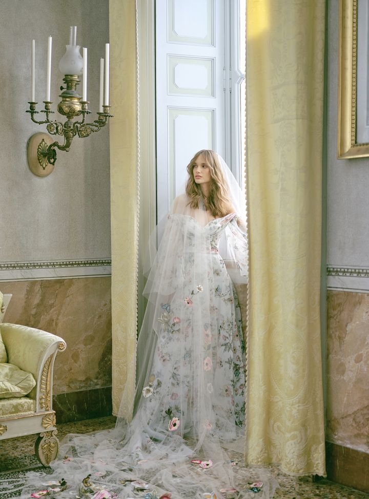 Monique Lhuillier Çiçek Desenli Gelinlik A Kesim Düşük Omuz Modern Gelinlik