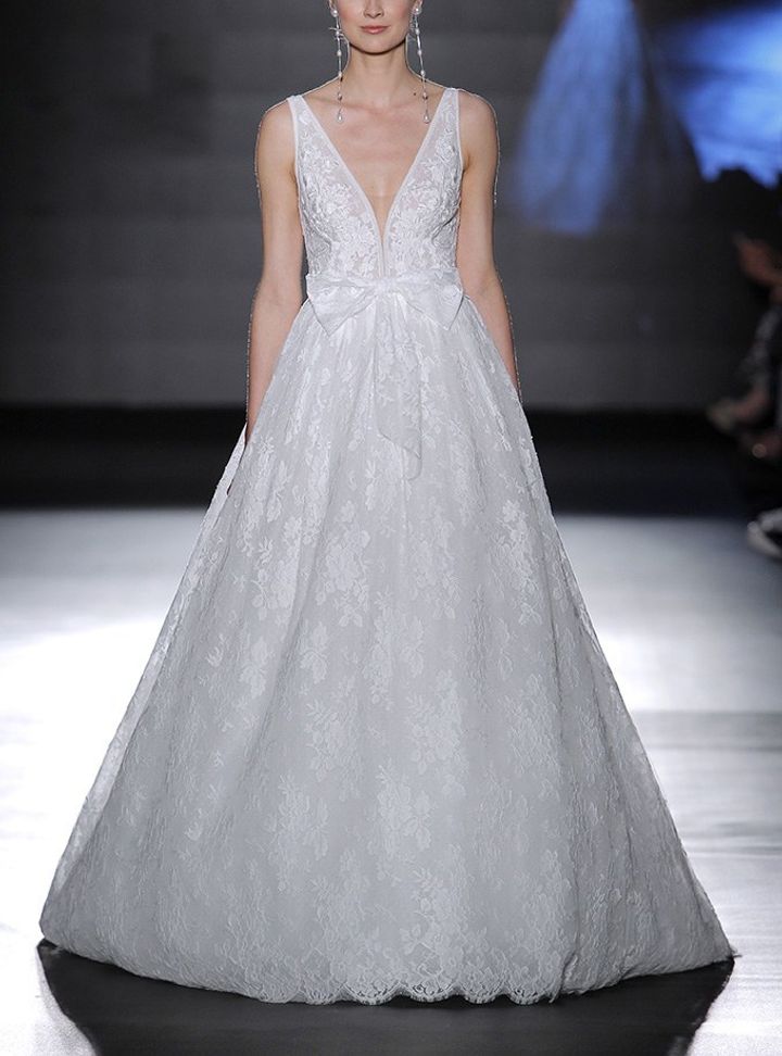 Rosa Clara Dantelli A Kesim Gelinlik A Kesim V Yaka Romantik Gelinlik