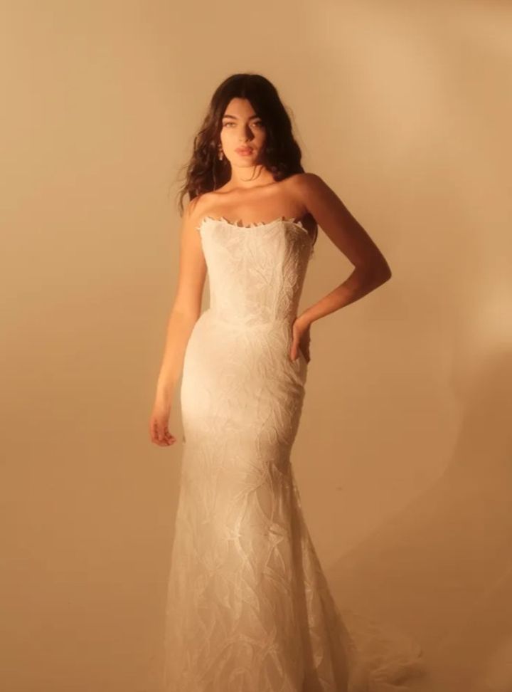 2025 Enaura -19-25 Balık Kesim Straplez Modern Gelinlik
