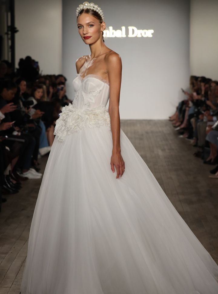 Inbal Dror Kabarık A Kesim Gelinlik Modeli