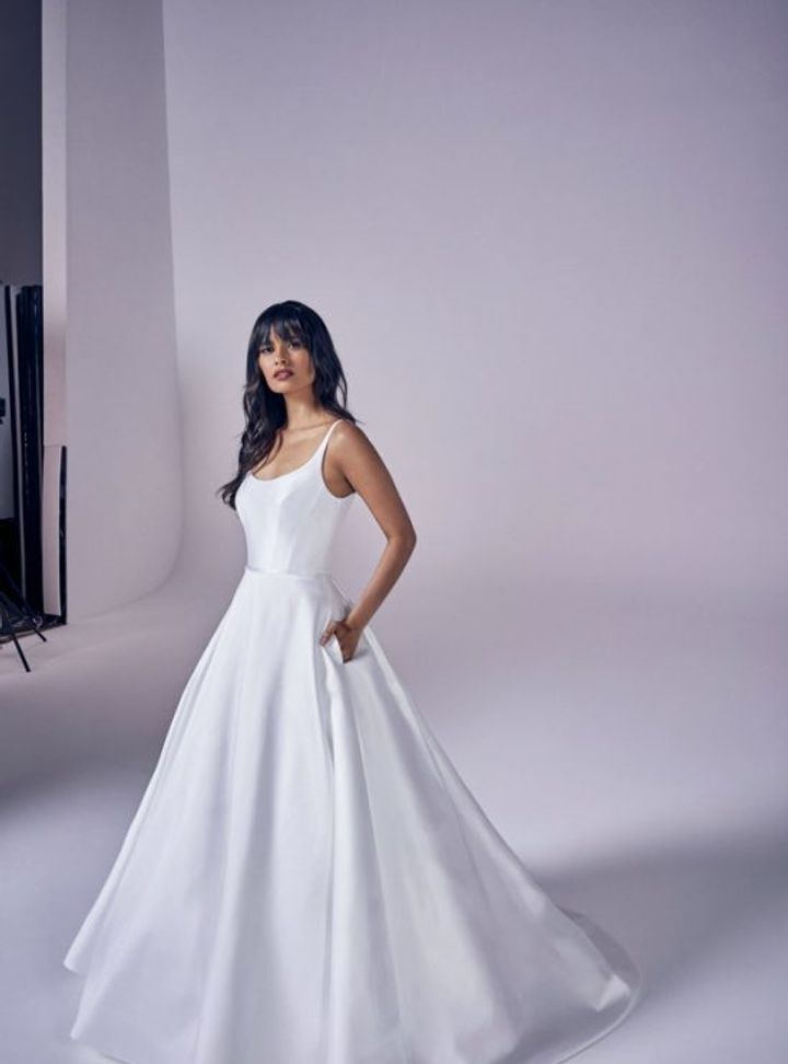 Suzanne Neville Cepli Gelinlik