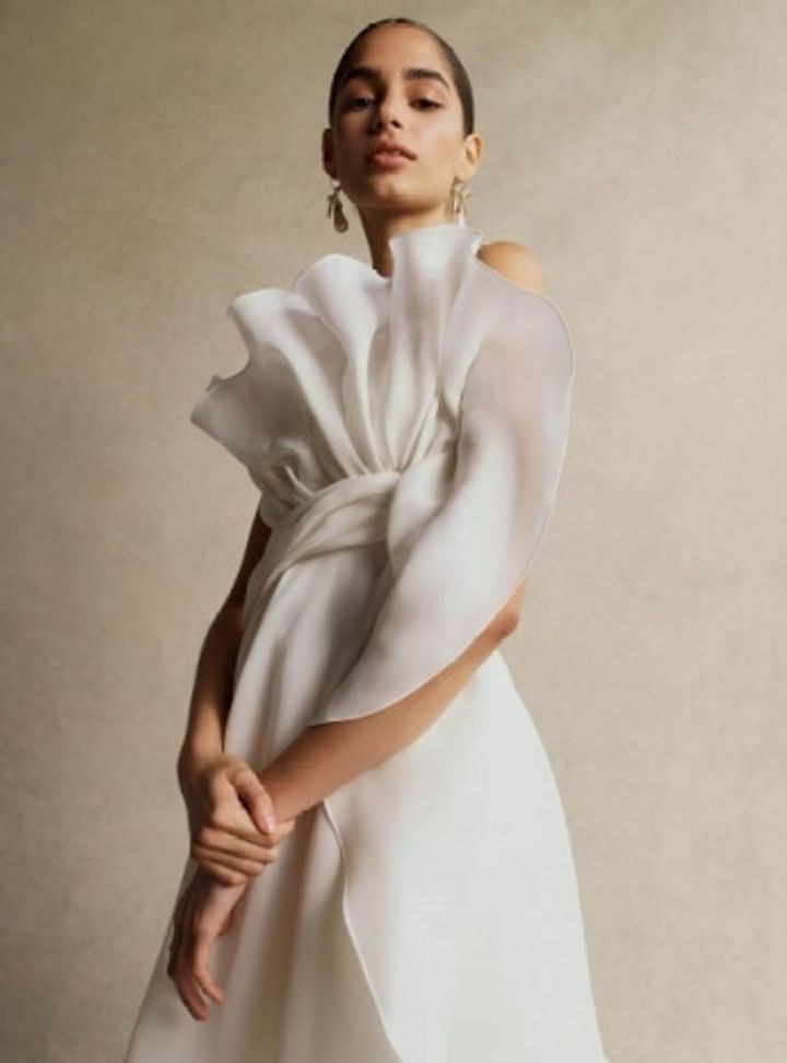 Carolina Herrera Fırfırlı Gelinlik