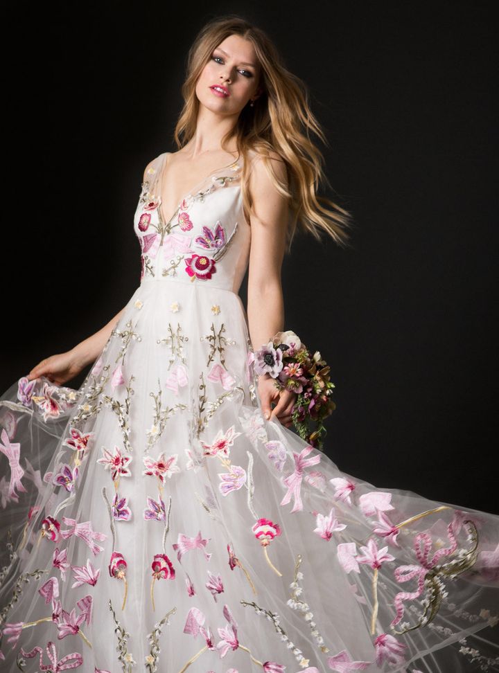 Temperley London Renkli Çiçek İşlemeli Gelinlik A Kesim V Yaka Göğüs Dekolteli Gelinlik