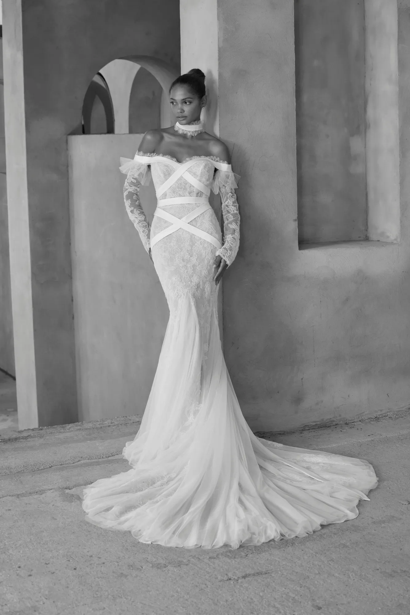 2026 Mori Lee -5-26 Balık Kesim Düşük Omuz Göğüs Dekolteli Gelinlik