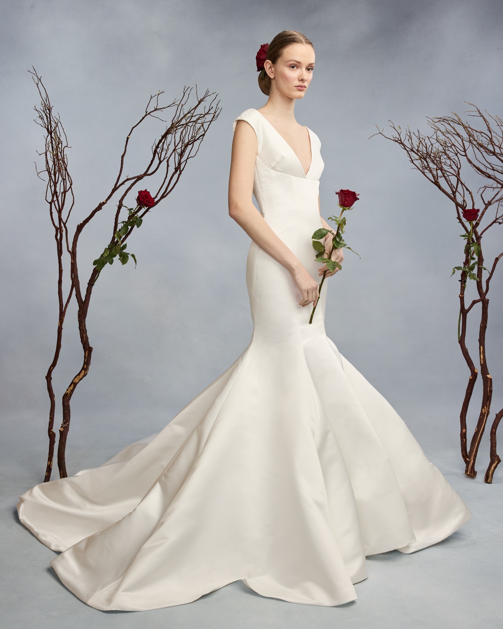 2026 Roses by Reem Acra 1-26 Balık Kesim V Yaka Göğüs Dekolteli Gelinlik