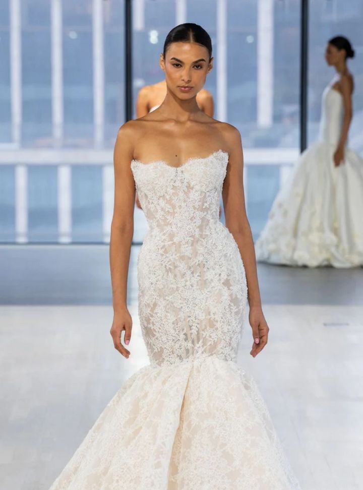 2026 Nicole + Felicia -31-26 Balık Kesim Straplez Göğüs Dekolteli Gelinlik