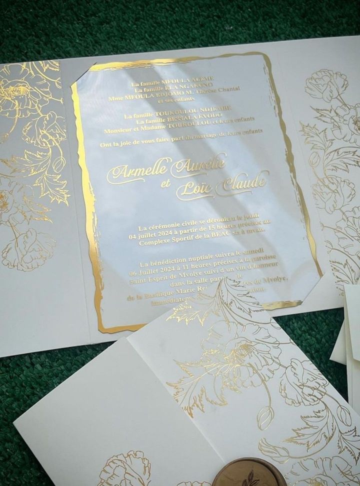 Altın Varaklı Şeffaf Davetiye Altın Varaklı Düğün Davetiye