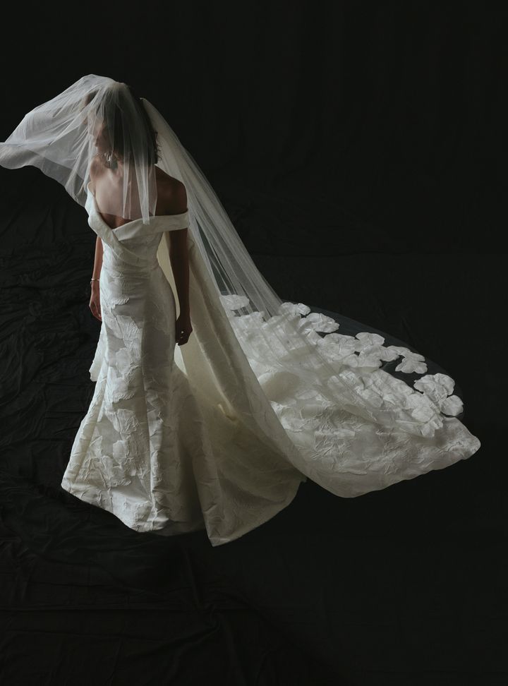 Amsale Düşük Omuz Gelinlik