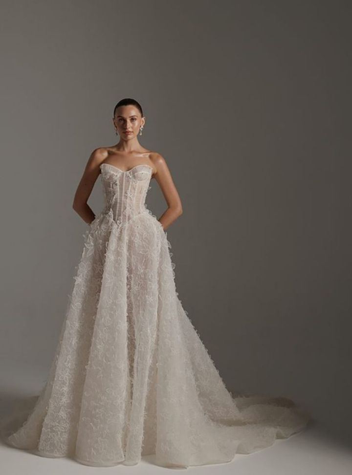 Amara 11 - Berta Couture  Prenses Kesim Straplez Sırt Dekolteli Gelinlik