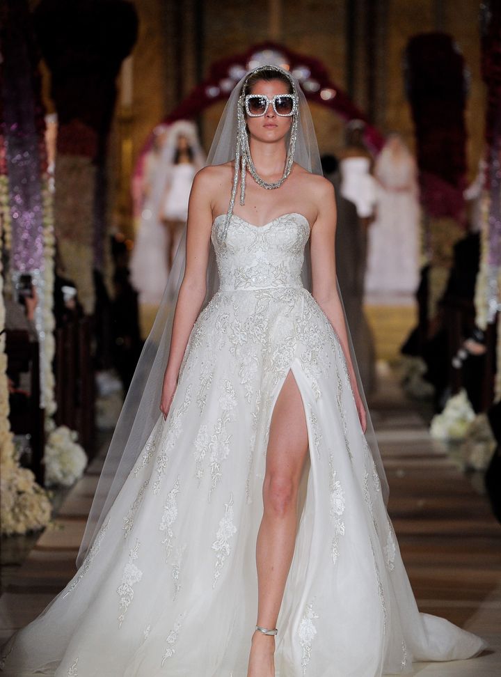 Reem Acra Yırtmaçlı Gelinlik