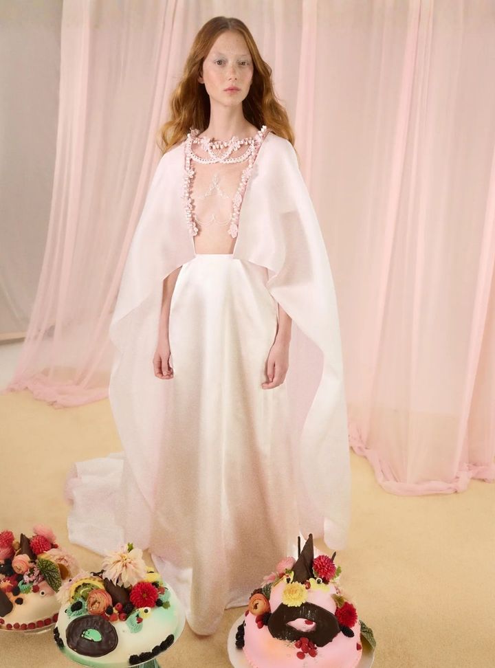 2026 Honor-22-26 A Kesim V Yaka Göğüs Dekolteli Gelinlik