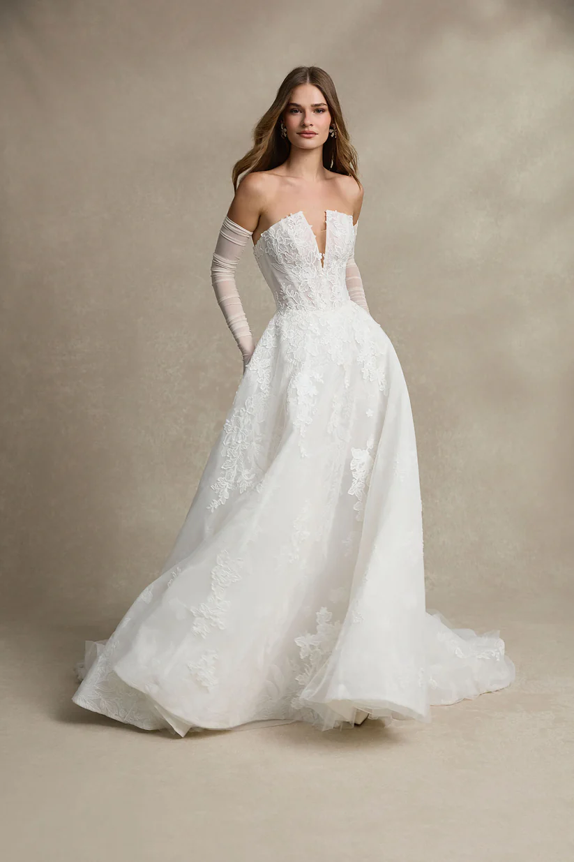 2026 La Premiere -6-26 A Kesim Straplez Sırt Dekolteli Gelinlik