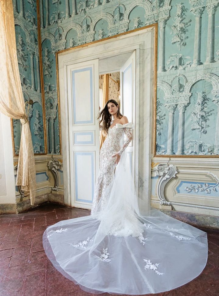 2025 Monique Lhuillier -10-25 Balık Kesim Gelinlik