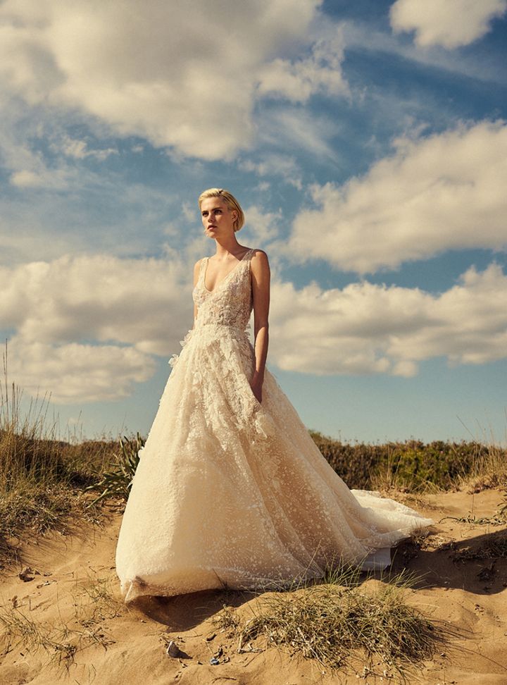 Askılı V Yaka Gelinlik A Kesim V Yaka Gelinlik