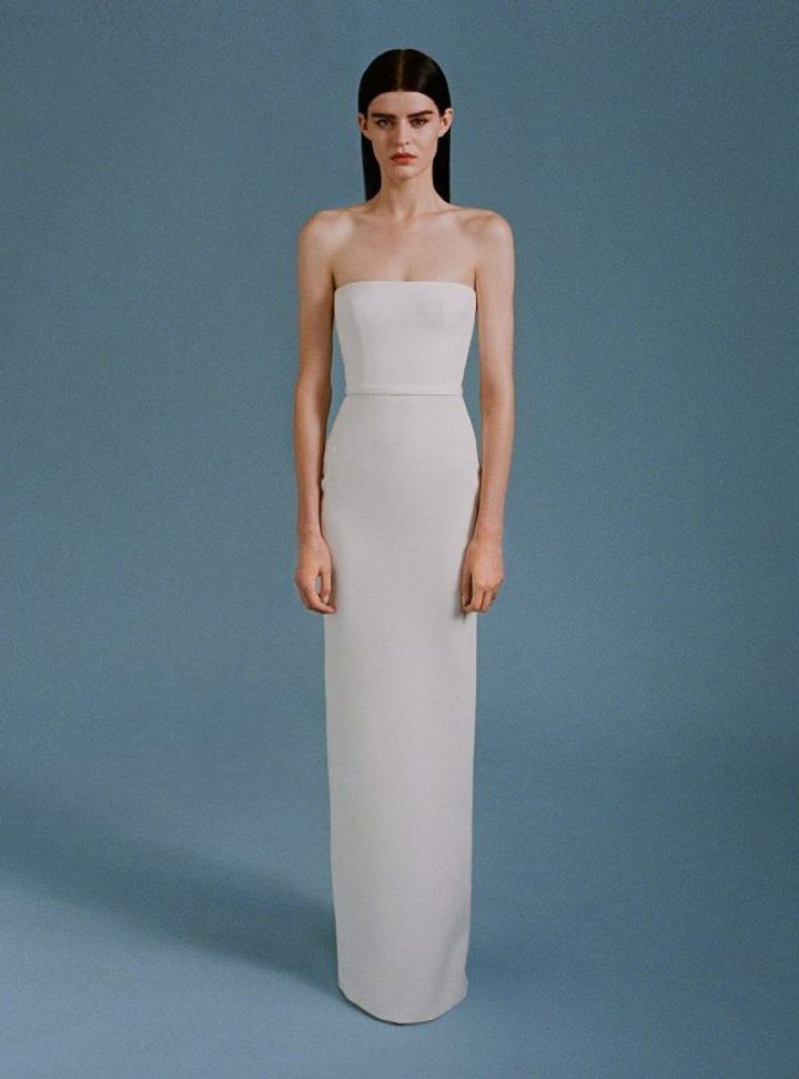 Straplez Yaka Sade Gelinlik