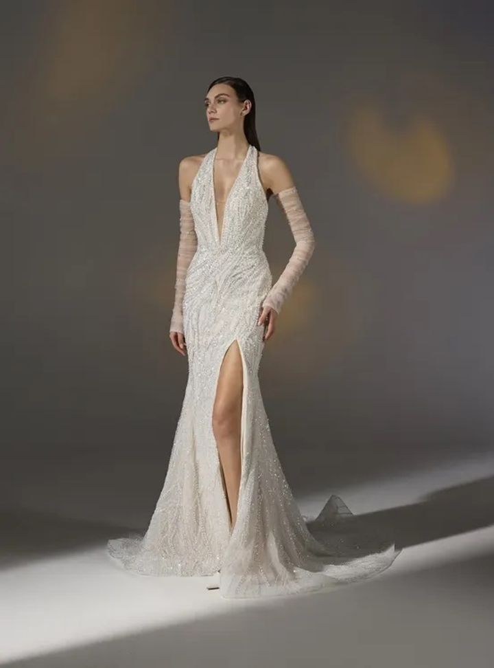 2025 Pronovias -21-25 Balık Kesim V Yaka Gelinlik