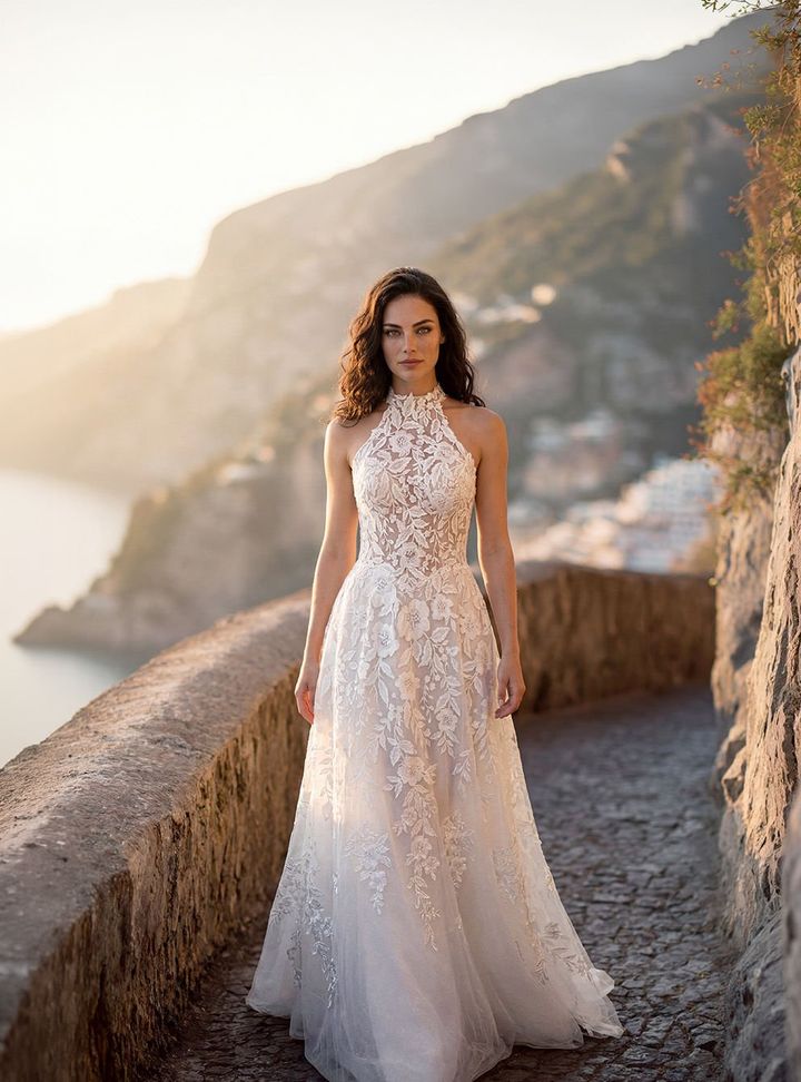 Halter Yaka Dantelli A Kesim Gelinlik