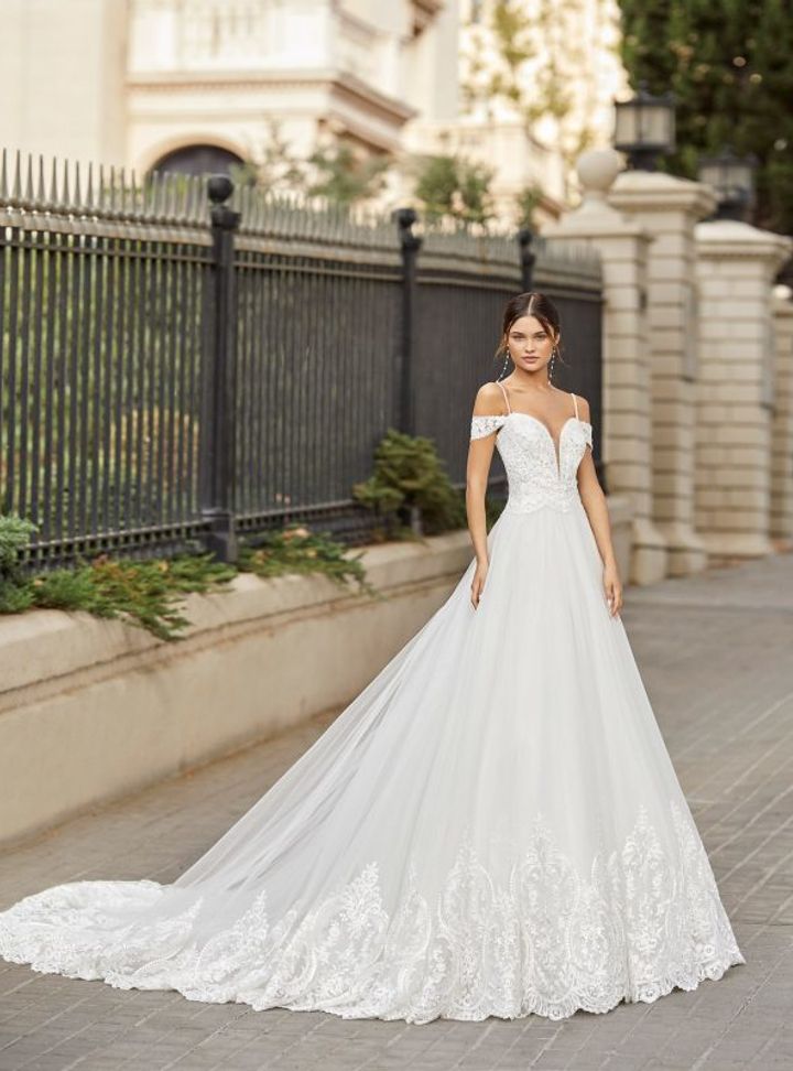 Rosa Clara İşlemeli A Kesim Gelinlik