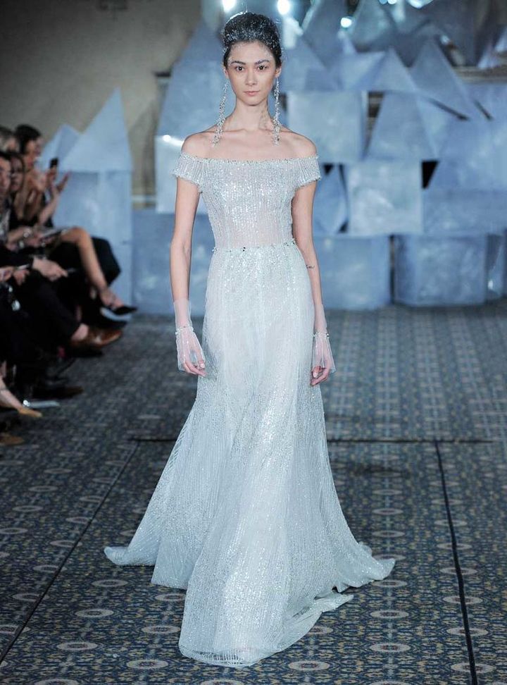 Mira Zwillinger İşlemeli Düz Kesim Gelinlik