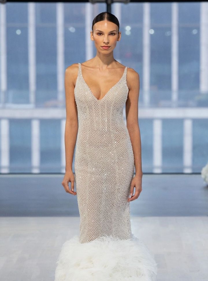 2026 Nicole + Felicia -46-26 Balık Kesim V Yaka Göğüs Dekolteli Gelinlik