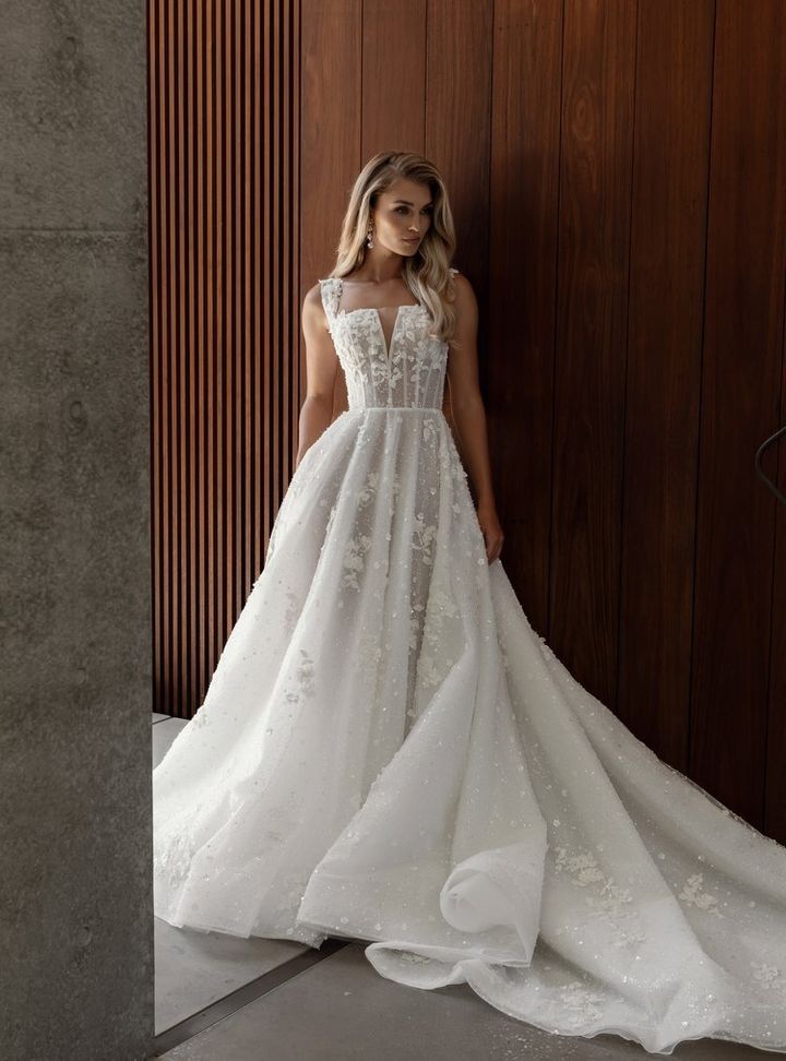 2025 La Premiere Bridal -8-25 Prenses Kesim Straplez Modern Gelinlik