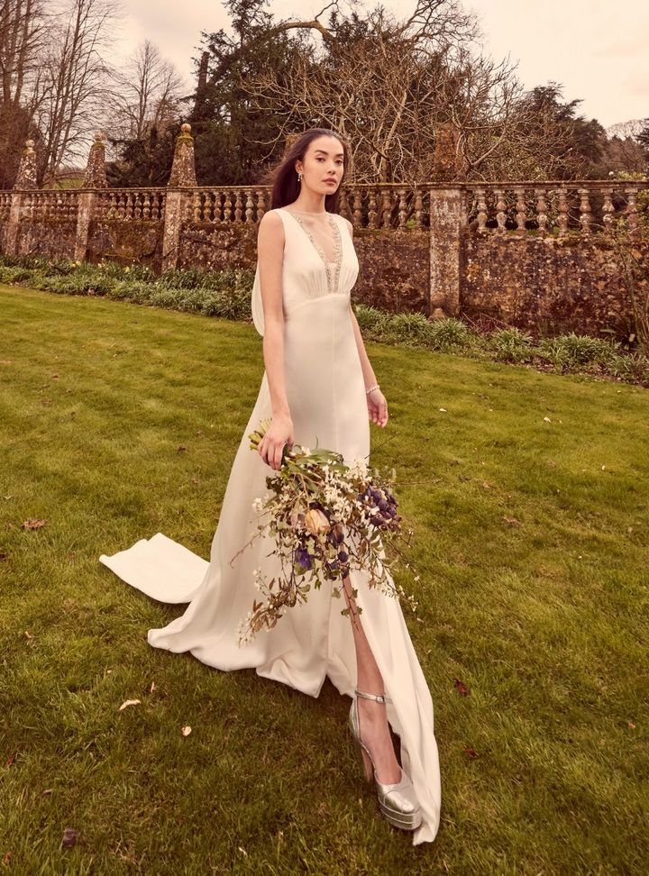 2025 Temperley London V Yaka Kuyruklu Gelinlik