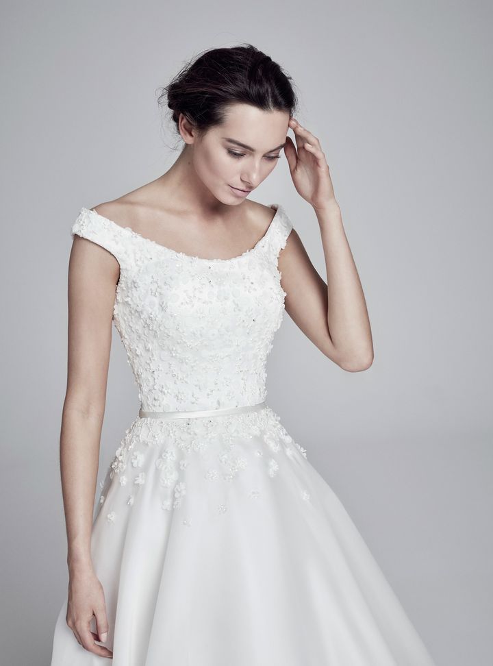 Suzanne Neville Kayık Yaka Gelinlik