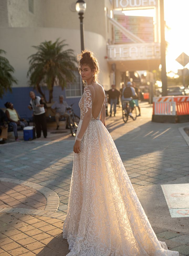 Berta Sırt Dekolteli Gelinlik