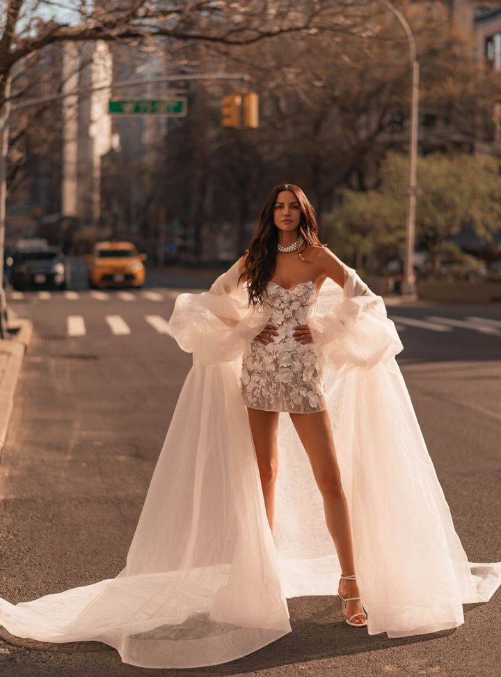 2025 Berta Straplez Yaka Kısa Gelinlik